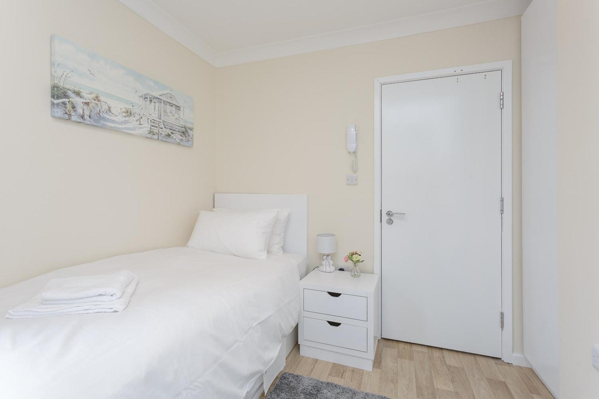 Blackberry - Stylish Self-Contained Flats In Soton City Centre Σαουθάμπτον Δωμάτιο φωτογραφία