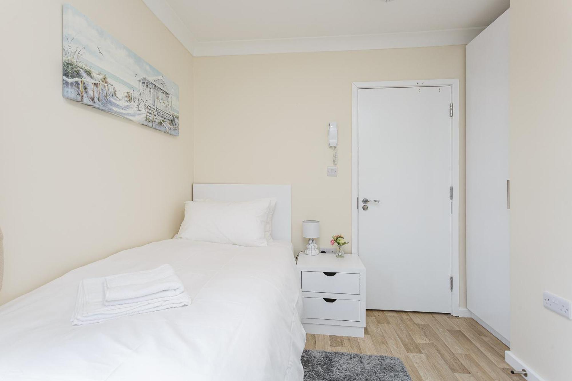 Blackberry - Stylish Self-Contained Flats In Soton City Centre Σαουθάμπτον Δωμάτιο φωτογραφία