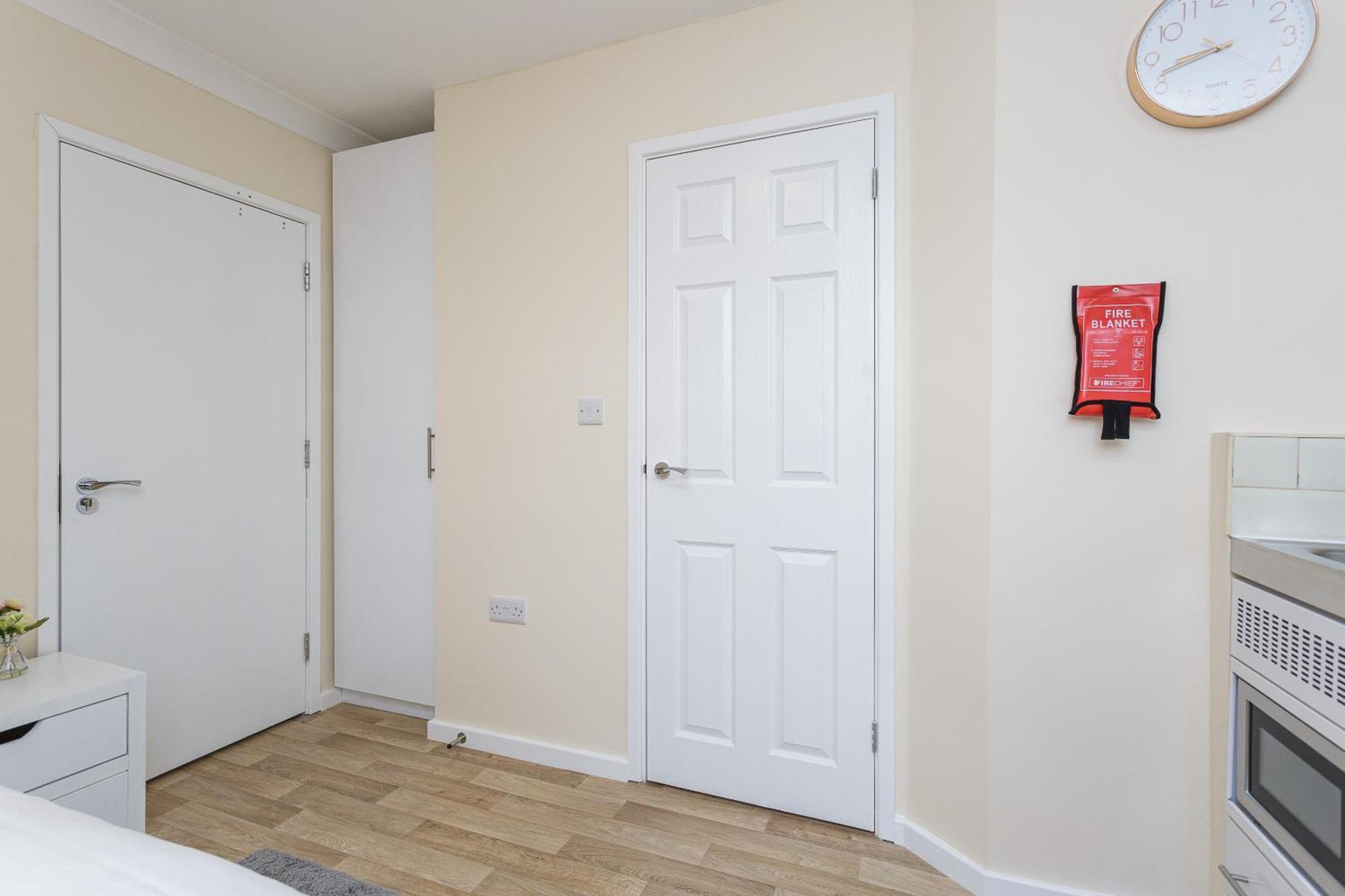 Blackberry - Stylish Self-Contained Flats In Soton City Centre Σαουθάμπτον Δωμάτιο φωτογραφία